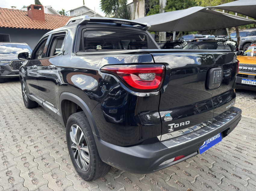 toro volcano(deluxe) 4x4 2.0 16v at9 2019/20204