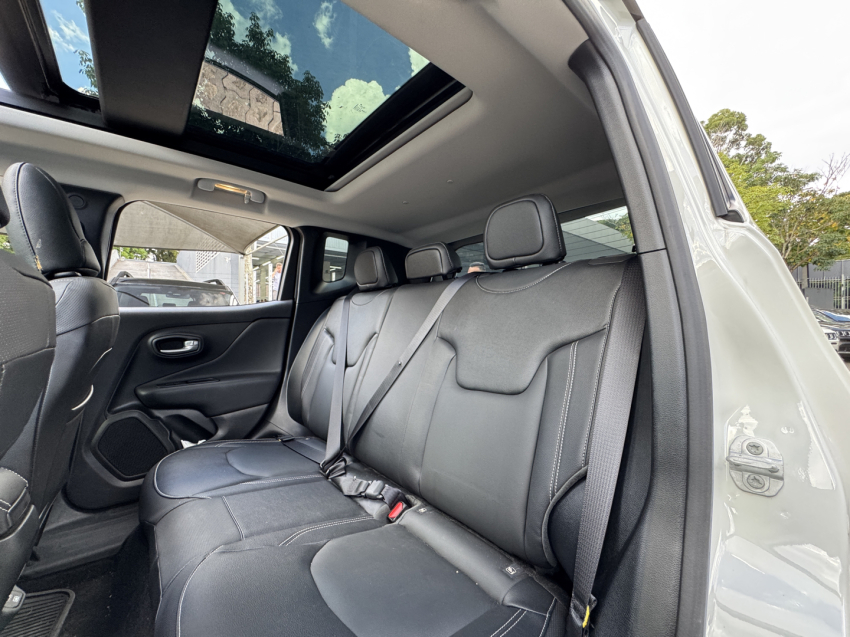 renegade sahara 1.3 t270 tb at6 2025/20259