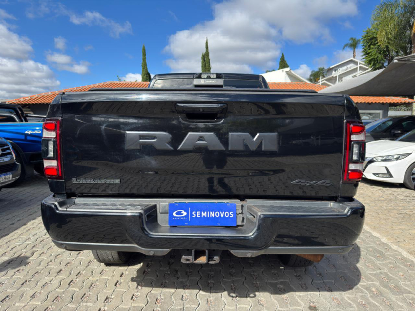 2500 laramie crew cab night edition 4wd 6.7 v6 at6 2024/20245