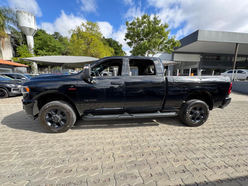 2500 laramie crew cab night edition 4wd 6.7 v6 at6 2024/20243