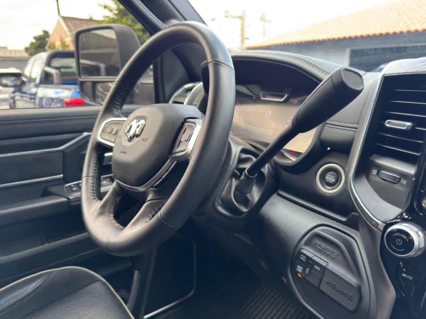 2500 laramie crew cab night edition 4wd 6.7 v6 at6 2024/202413