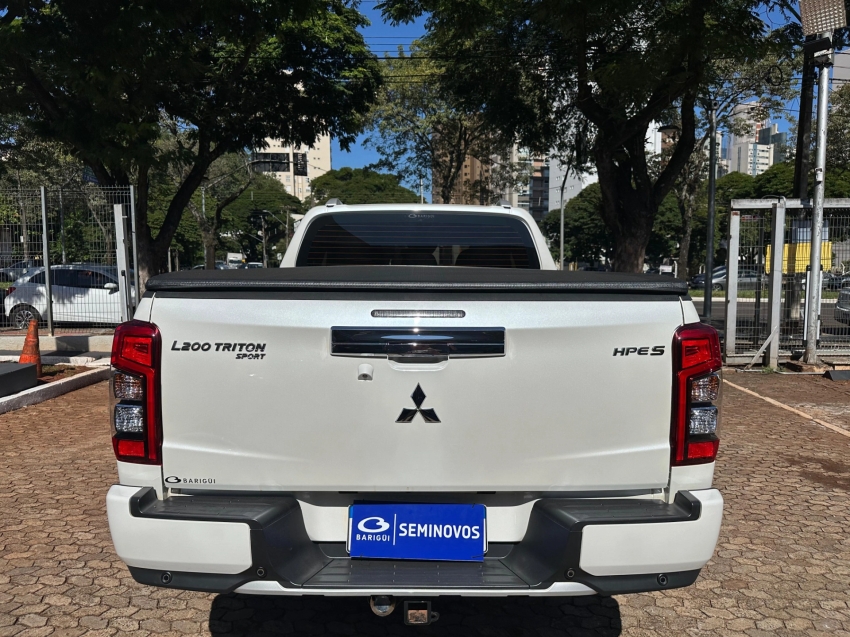 l-200 cd triton sport hpe-s 4x4 2.4 tb at6 2023/20245