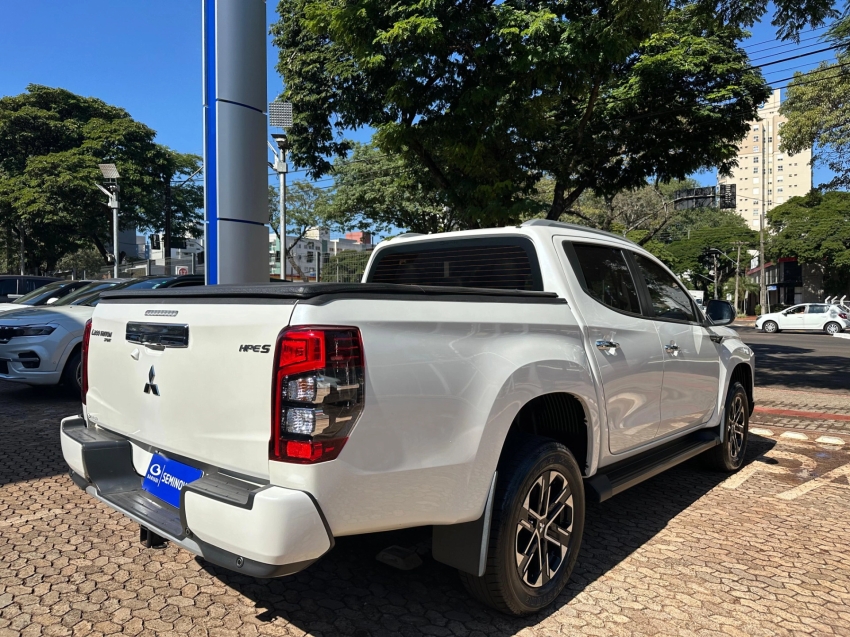 l-200 cd triton sport hpe-s 4x4 2.4 tb at6 2023/20246