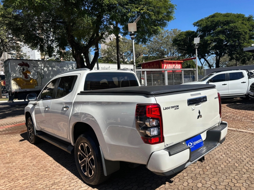 l-200 cd triton sport hpe-s 4x4 2.4 tb at6 2023/20244