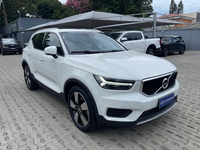 xc40 t4 momentum 2.0 tb at 2020/2020