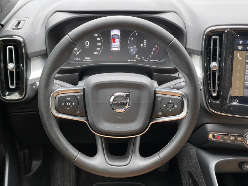 xc40 t4 momentum 2.0 tb at 2020/202011