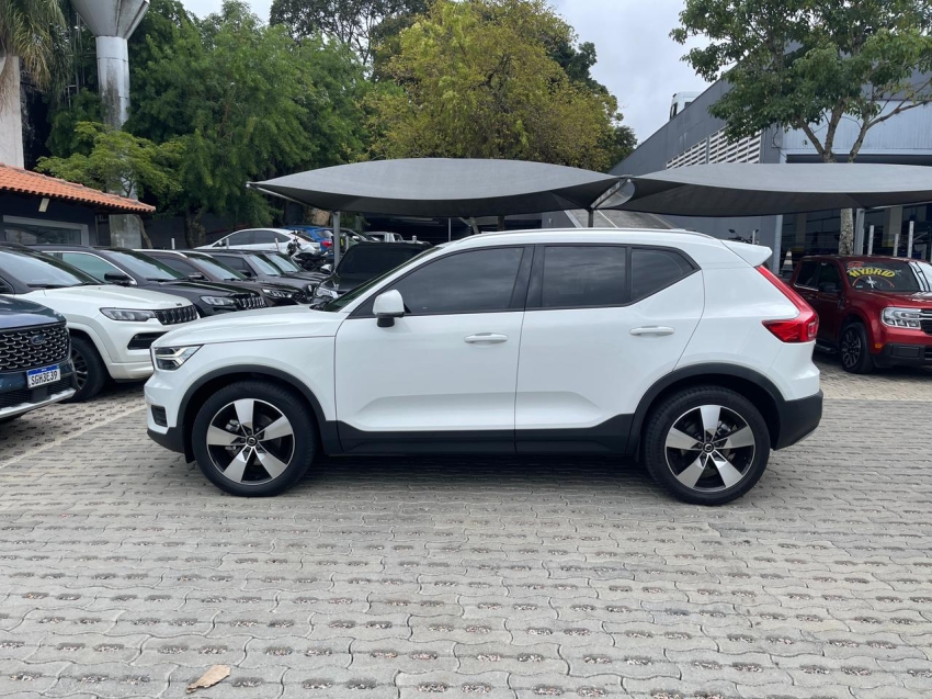 xc40 t4 momentum 2.0 tb at 2020/20203