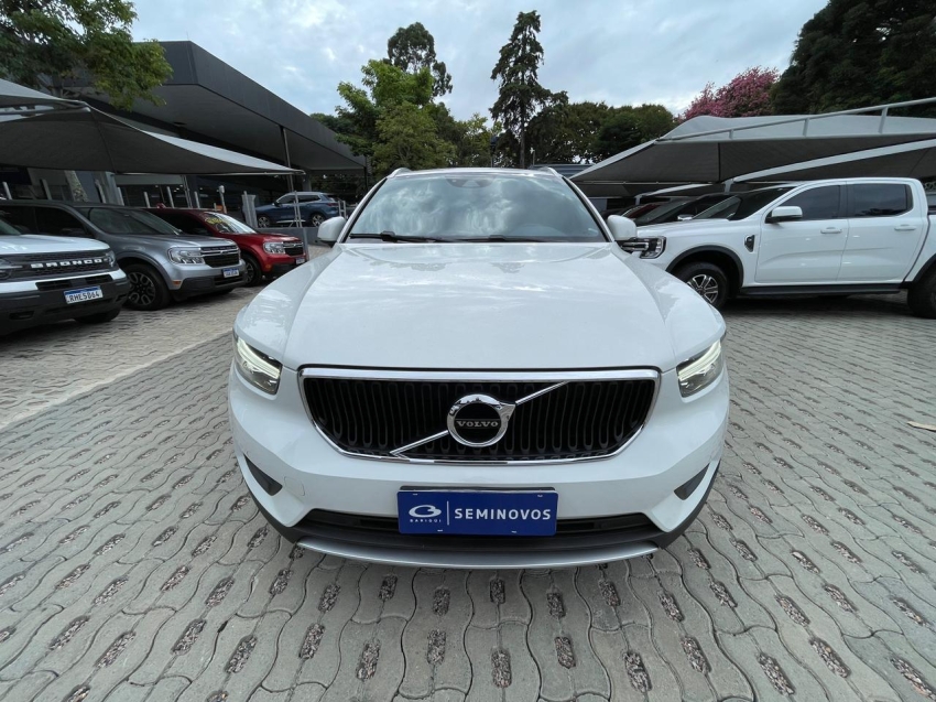 xc40 t4 momentum 2.0 tb at 2020/20201