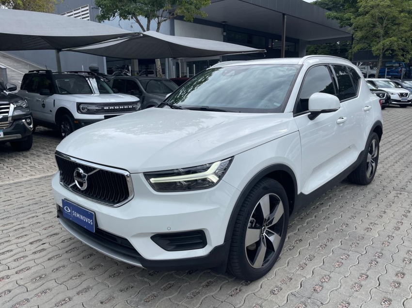 xc40 t4 momentum 2.0 tb at 2020/20202