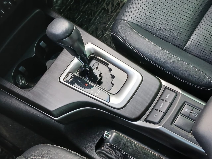 sw4 srx 4x4 2.8 tb 5lug at 2022/202315