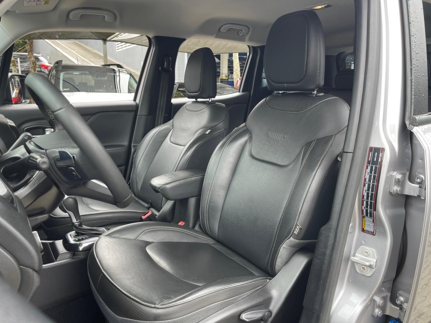 renegade longitude 1.3 t270 tb at6 2022/20228