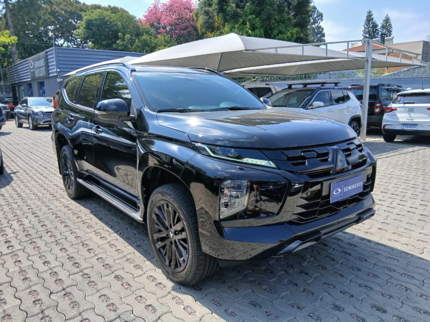 pajero sport legend black 4x4 2.4 tb at 2024/2025