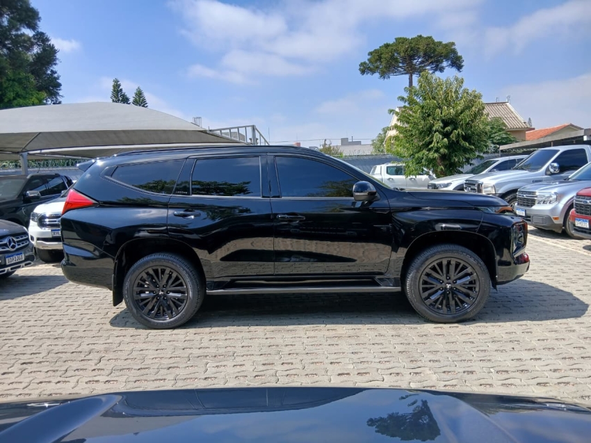 pajero sport legend black 4x4 2.4 tb at 2024/20257