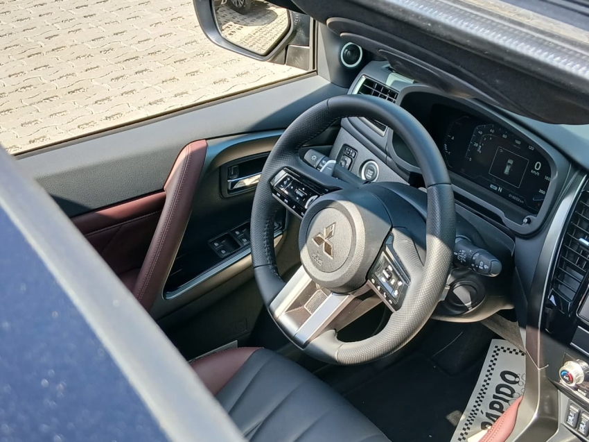 pajero sport legend black 4x4 2.4 tb at 2024/202512