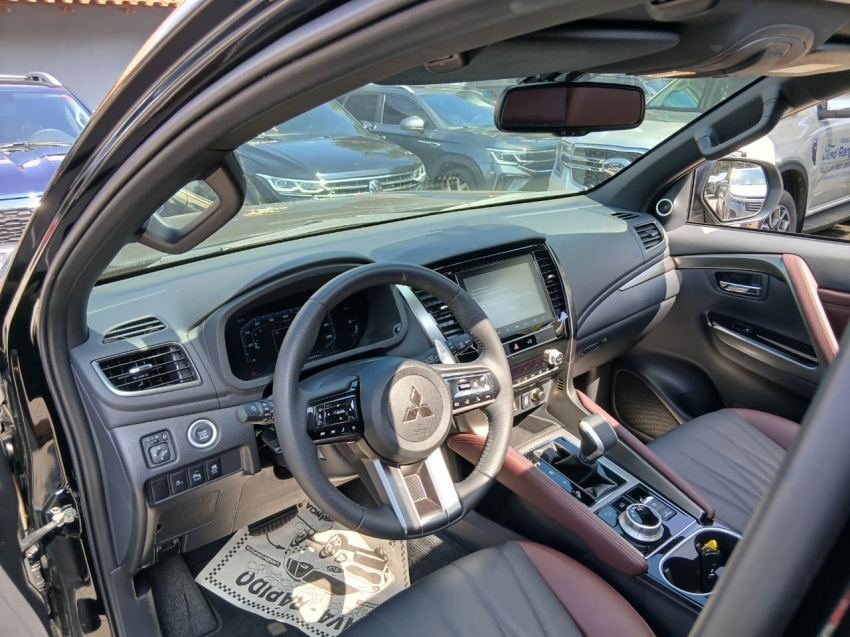 pajero sport legend black 4x4 2.4 tb at 2024/202511