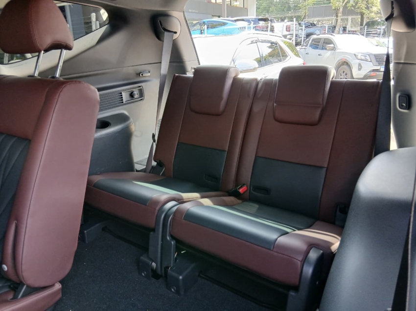 pajero sport legend black 4x4 2.4 tb at 2024/202510