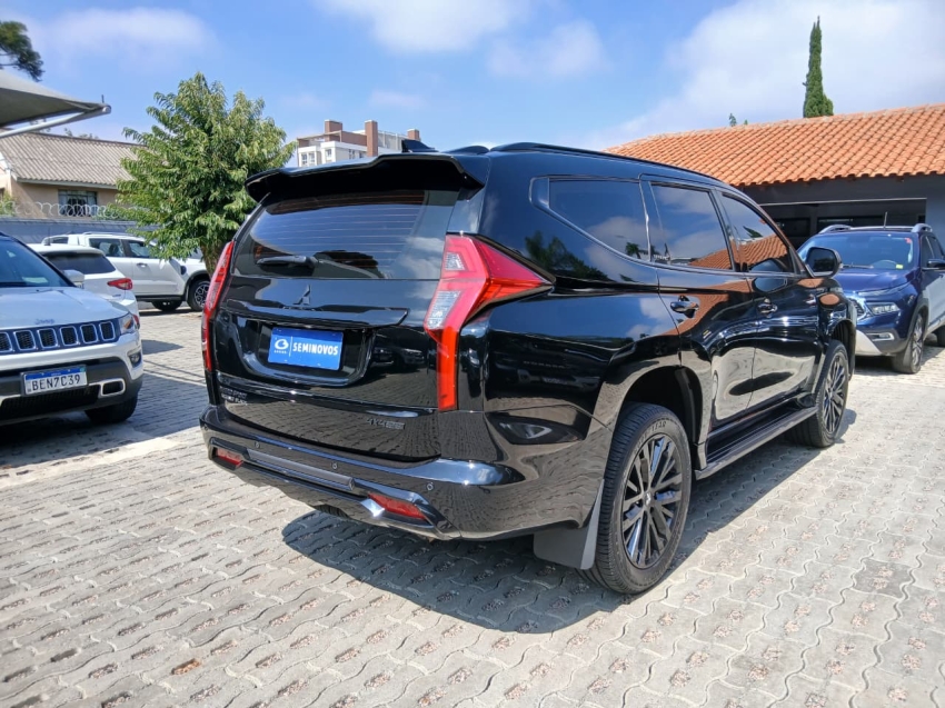 pajero sport legend black 4x4 2.4 tb at 2024/20256