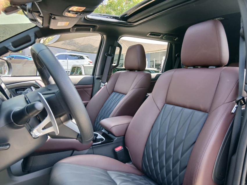 pajero sport legend black 4x4 2.4 tb at 2024/20258