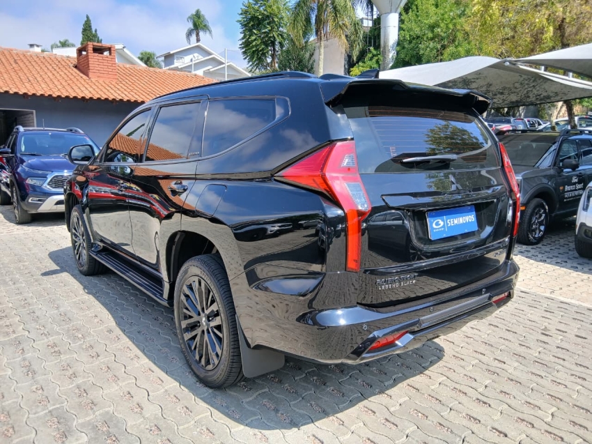 pajero sport legend black 4x4 2.4 tb at 2024/20254