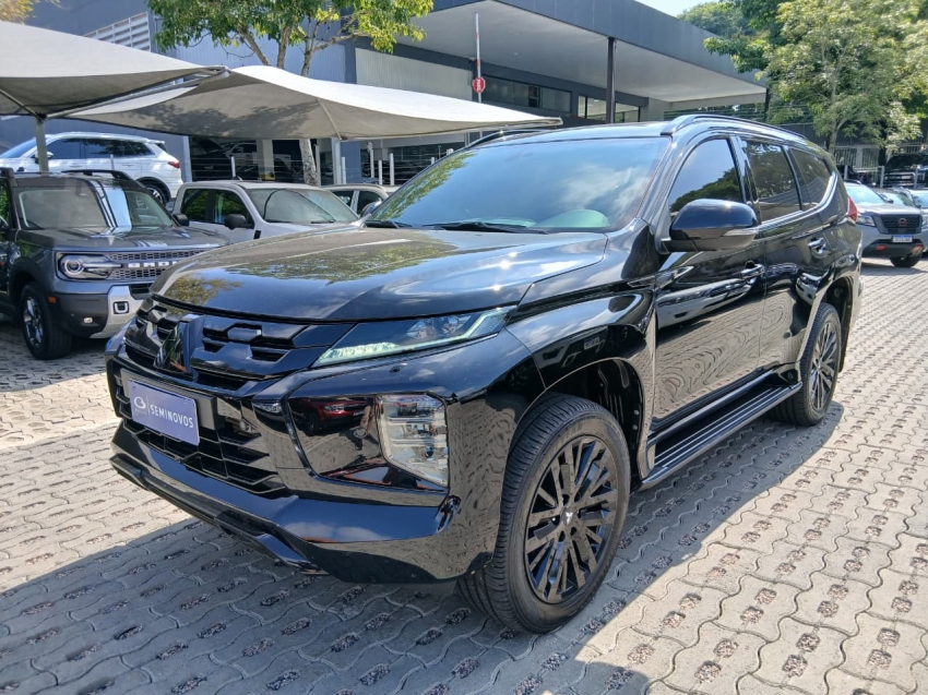 pajero sport legend black 4x4 2.4 tb at 2024/20252