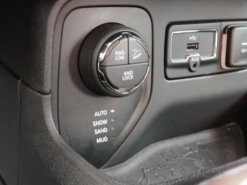 renegade longitude(luxo) 4x4 2.0 tb at9 2016/201615