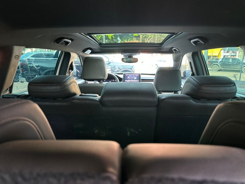 jeep commander 2.0 hurricane 4 turbo gasolina overland at9 4p automatico 202511