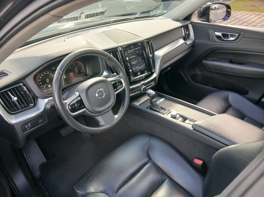 xc60 d5 momentum 4wd 2.0 tb at 2018/201911
