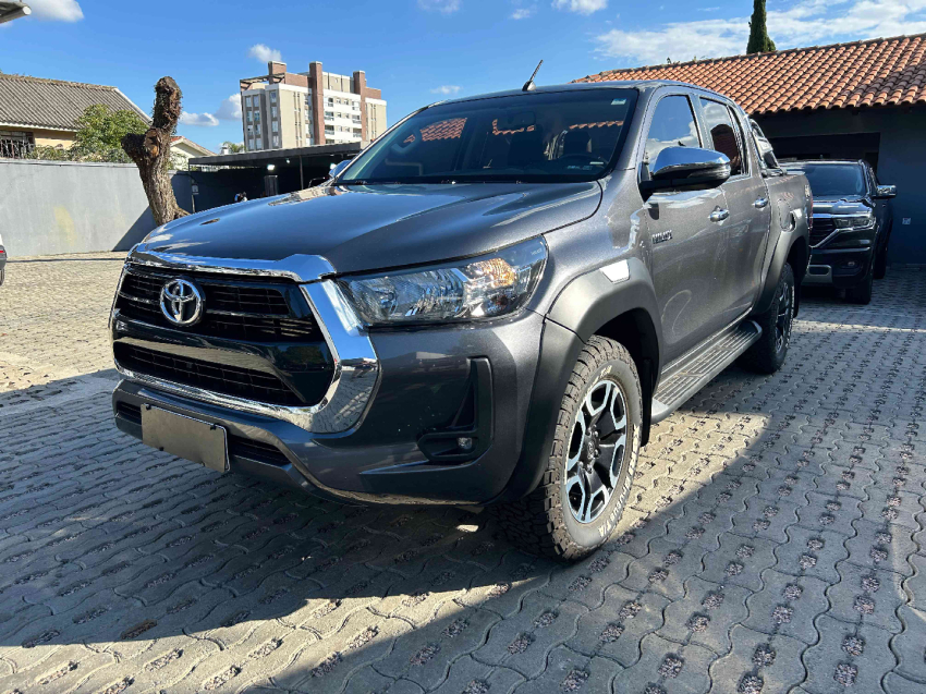 hilux cd srv 4x4 2.8 tb at6 2023/20242