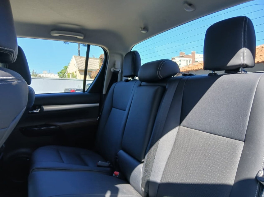 hilux cd srx 4x4 2.8 tb at6 2022/20229