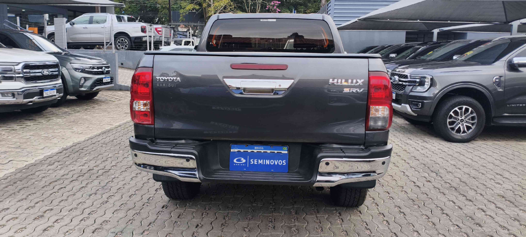 hilux cd dsl 4x4 srv at 23/245