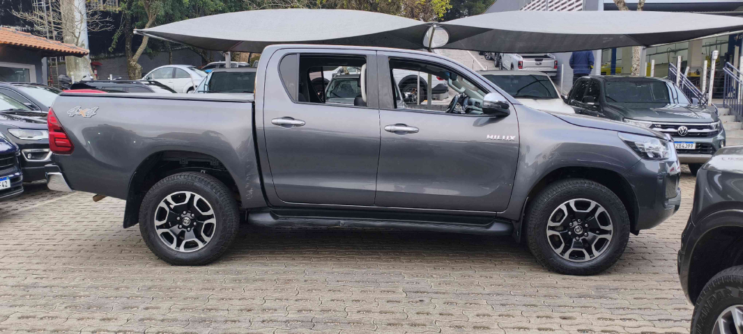 hilux cd dsl 4x4 srv at 23/248