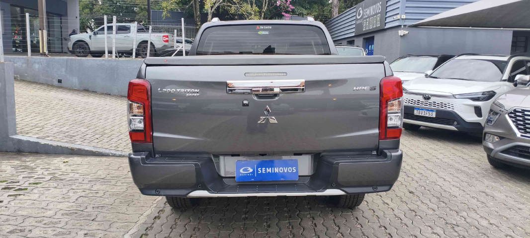 l-200 cd triton gls 4x4 2.4 16v at6 2022/20235