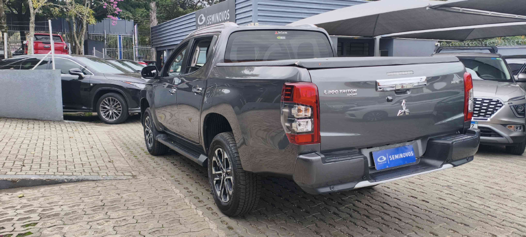 l-200 cd triton gls 4x4 2.4 16v at6 2022/20234