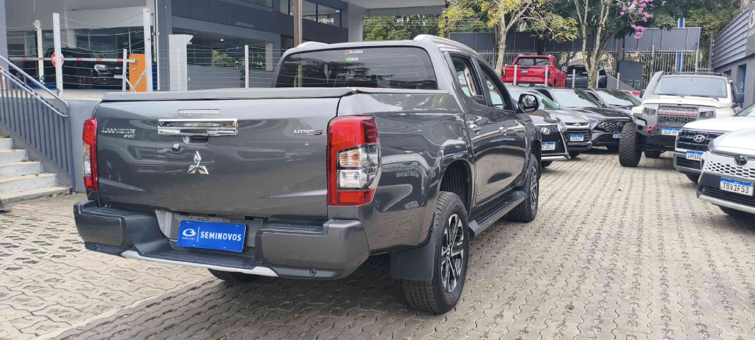 l-200 cd triton gls 4x4 2.4 16v at6 2022/20236