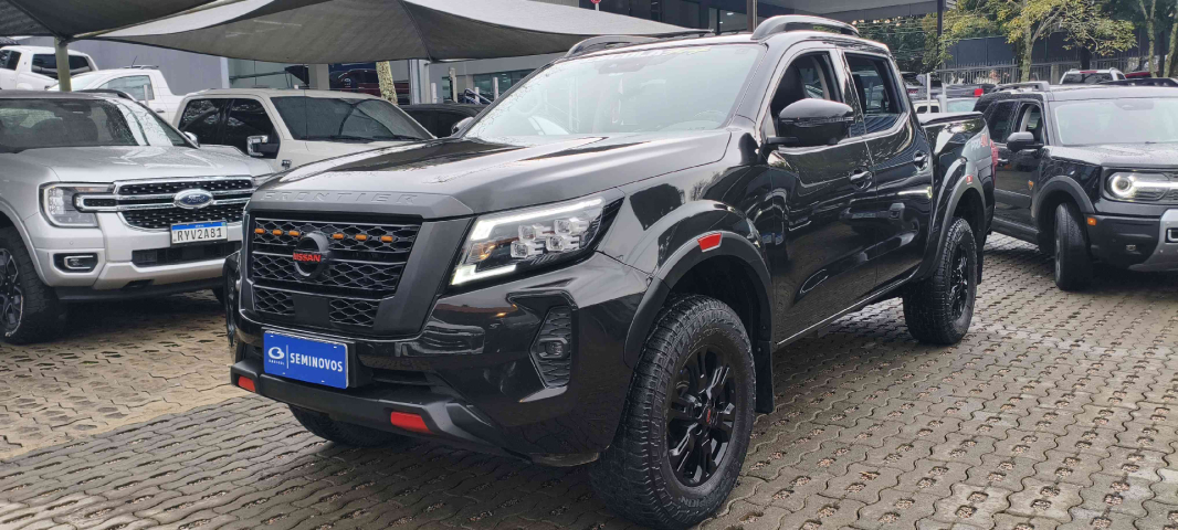 nissan frontier 2.3 16v turbo diesel pro4x cd 4x4 automatico 4p 20232