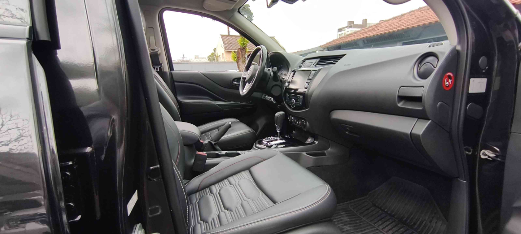nissan frontier 2.3 16v turbo diesel pro4x cd 4x4 automatico 4p 202314