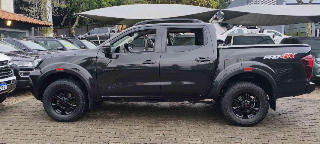 nissan frontier 2.3 16v turbo diesel pro4x cd 4x4 automatico 4p 20233