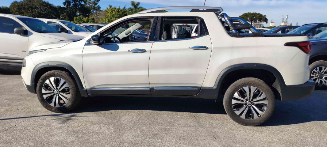 fiat toro 1.3 turbo 270 flex volcano at6 4p automatico 20243