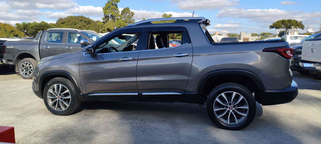 fiat toro 2.0 16v turbo diesel volcano 4wd at9 4p automatico 20204