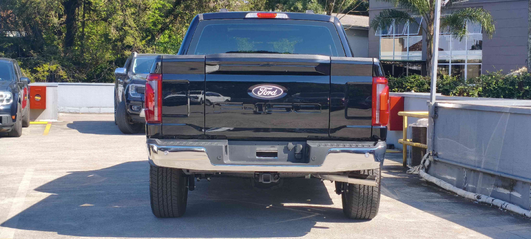 ford f-150 5.0 v8 gasolina cd lariat black fx4 automatico 4p 20255