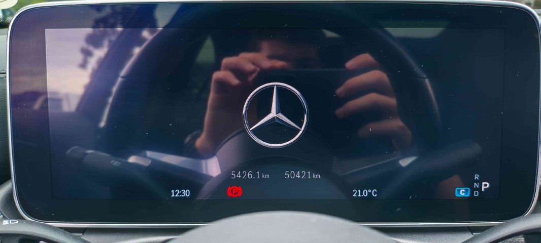 mercedes-benz c 300 2.0 eq boost hibrido amg line 9g-tronic 4p automatico 202210