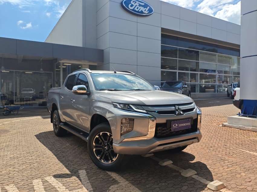 mitsubishi l200 triton 2.4 16v turbo diesel sport hpe-s cd 4p 4x4 automatico.