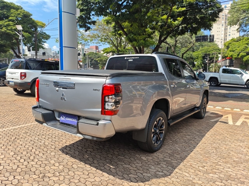 mitsubishi l200 triton 2.4 16v turbo diesel sport hpe-s cd 4p 4x4 automatico.