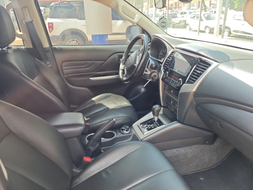 mitsubishi l200 triton 2.4 16v turbo diesel sport hpe-s cd 4p 4x4 automatico.