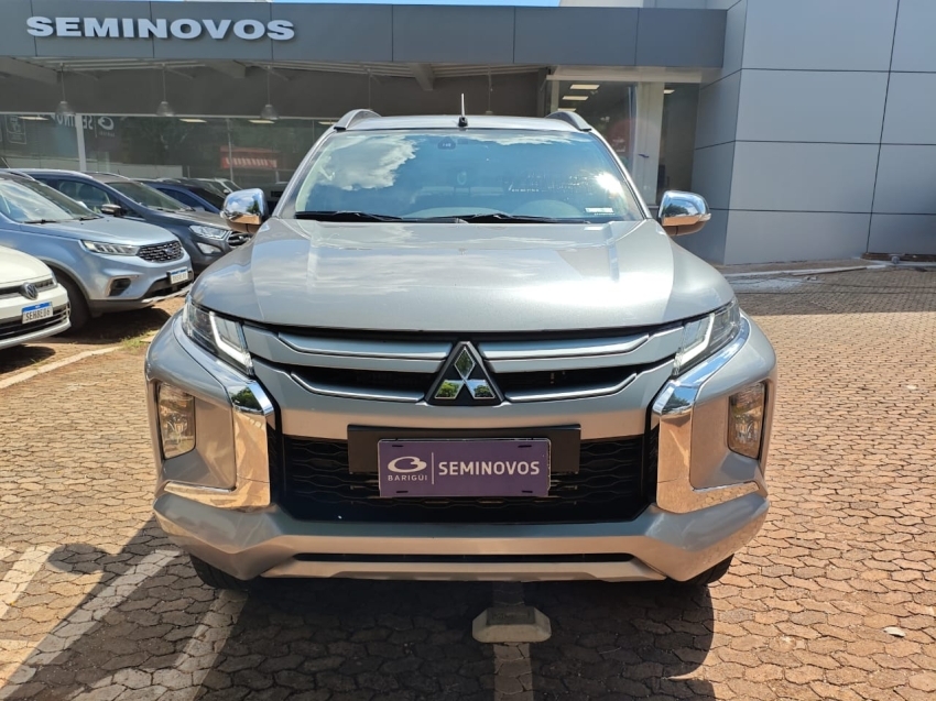 mitsubishi l200 triton 2.4 16v turbo diesel sport hpe-s cd 4p 4x4 automatico.