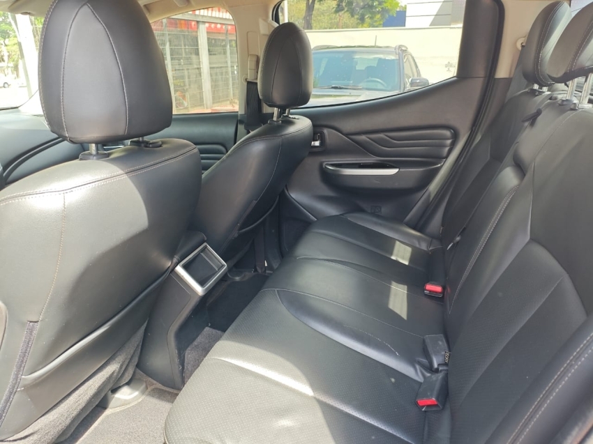 mitsubishi l200 triton 2.4 16v turbo diesel sport hpe-s cd 4p 4x4 automatico.