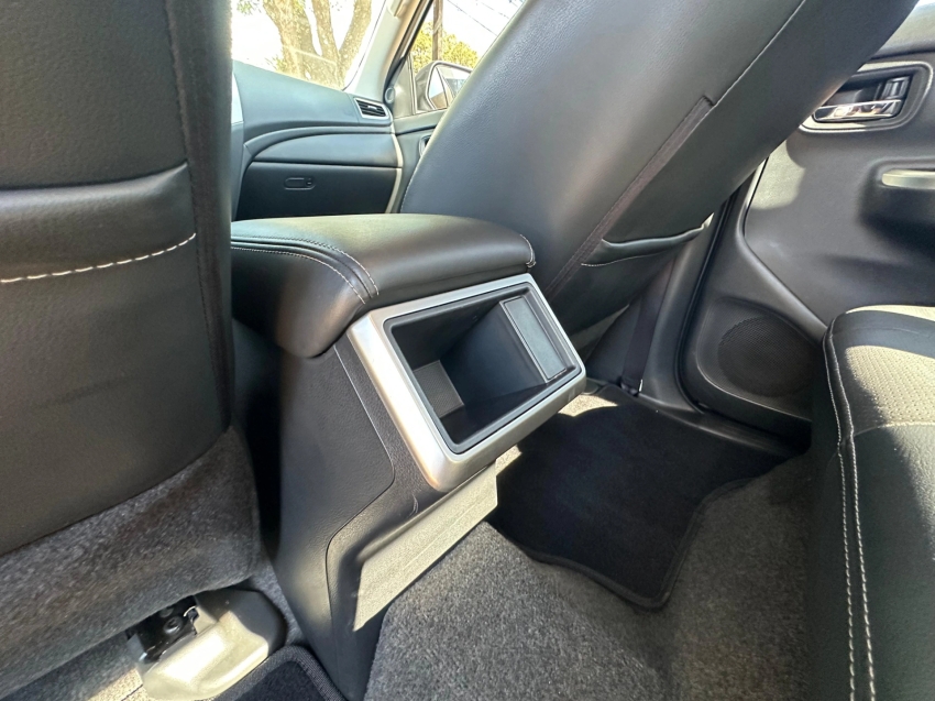 l-200 cd triton sport hpe-s 4x4 2.4 tb at6