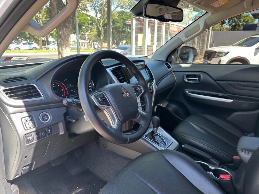 l-200 cd triton sport hpe-s 4x4 2.4 tb at6