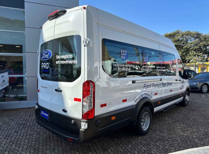 ford transit 2.0 ecoblue diesel minibus 17+1 460e automatico 3p 2024