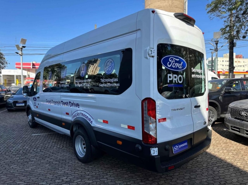 ford transit 2.0 ecoblue diesel minibus 17+1 460e automatico 3p 2024